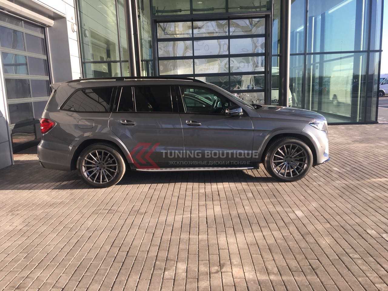 Mercedes GLS на 22" дисках Vossen VFS2 Gloss Graphite фото 2